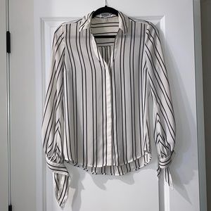 Black/white EXPRESS buttonup dress shirt. XS. Worn, no stains no holes no marks.